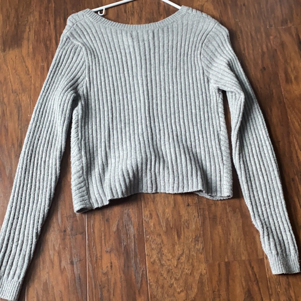 Medium Hollister gray sweater - Picture 5 of 5